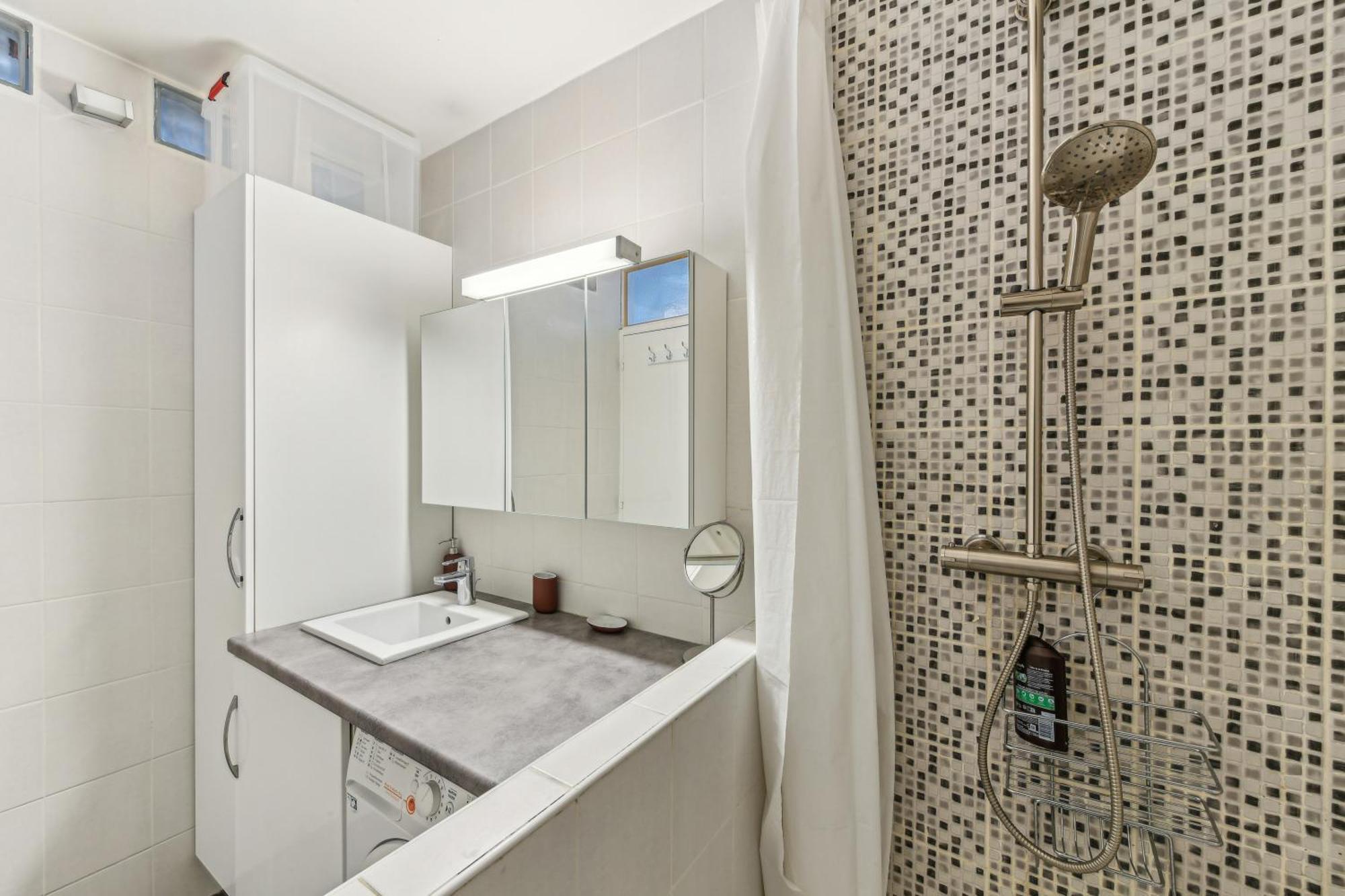Chic And Comfortable Apart With Balcony Λεβαλουά Περέ Εξωτερικό φωτογραφία
