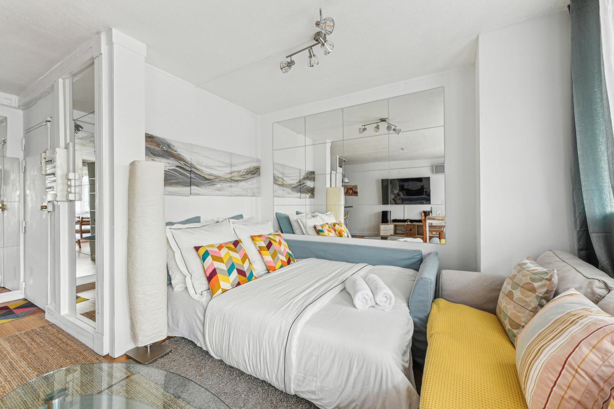 Chic And Comfortable Apart With Balcony Λεβαλουά Περέ Εξωτερικό φωτογραφία